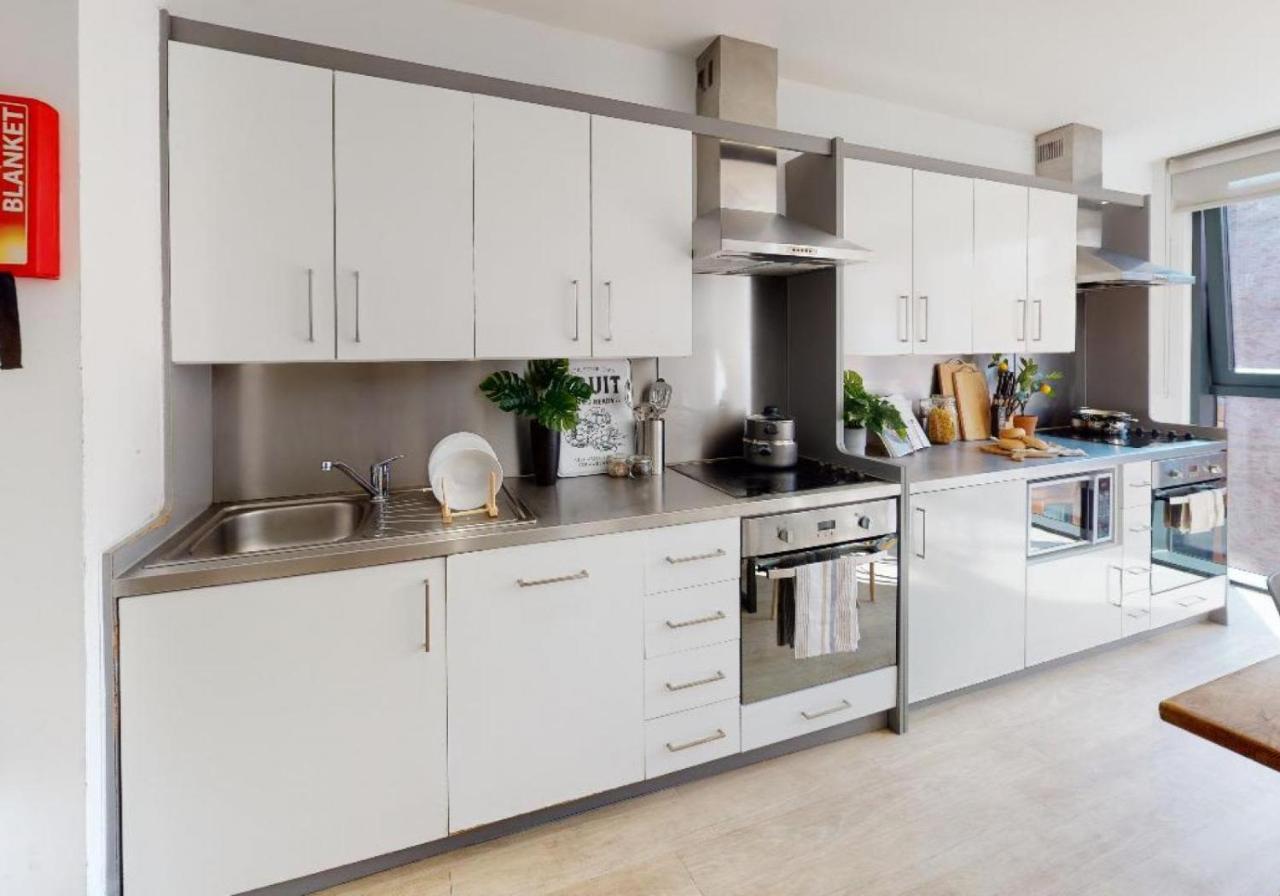 For Students Only Private Bedrooms With Shared Kitchen And Studios At Iq Haywood House In Londra Exterior foto