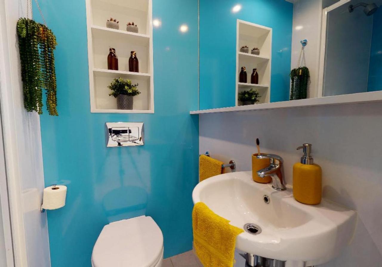 For Students Only Private Bedrooms With Shared Kitchen And Studios At Iq Haywood House In Londra Exterior foto