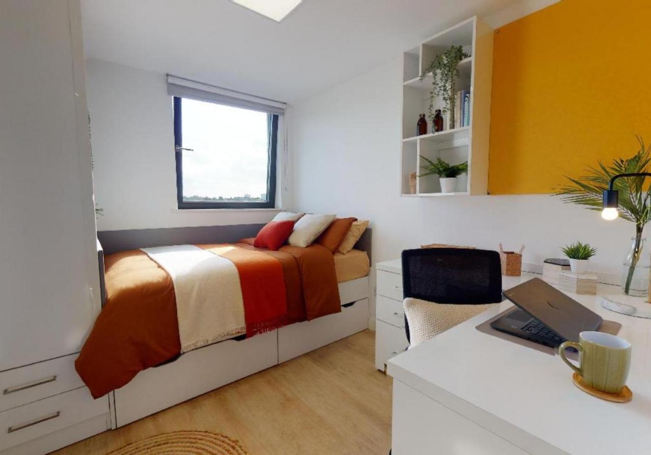 For Students Only Private Bedrooms With Shared Kitchen And Studios At Iq Haywood House In Londra Exterior foto